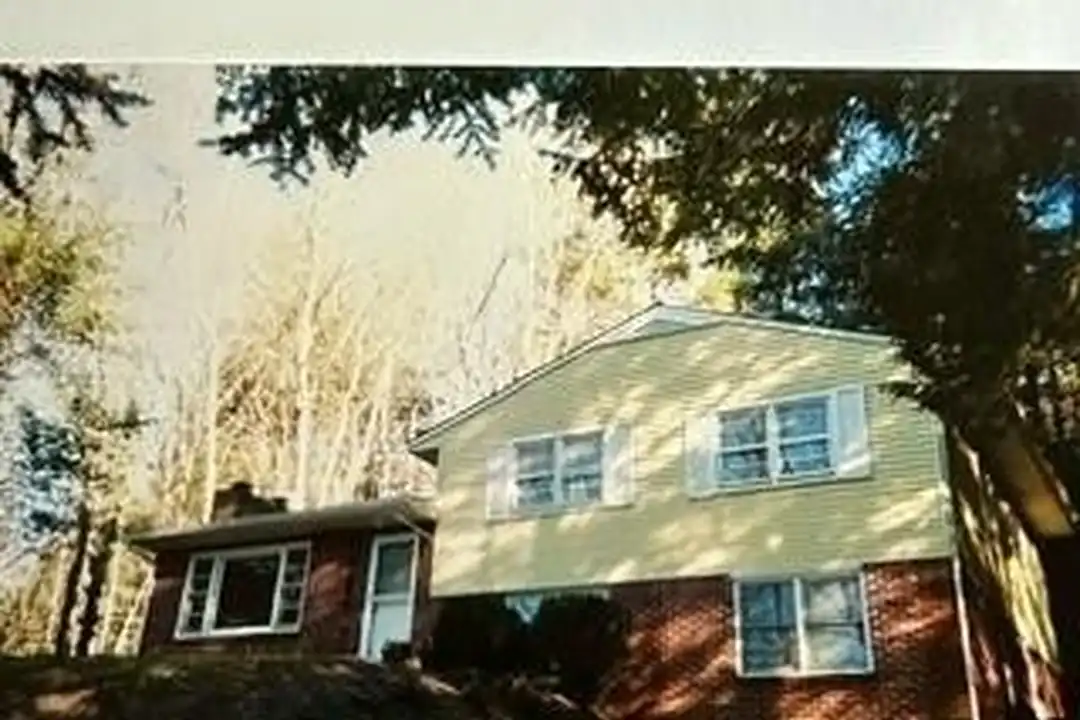 47 Legacy Ln