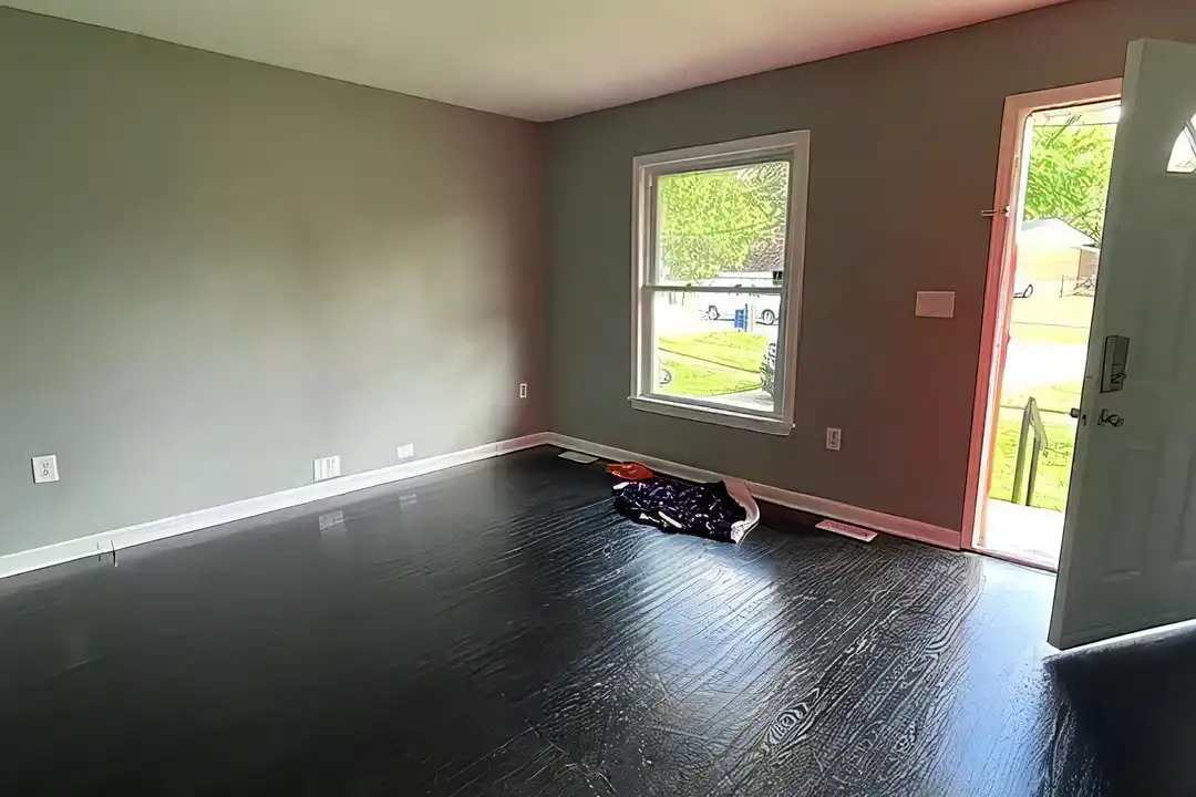 5601 Littleridge Dr – další