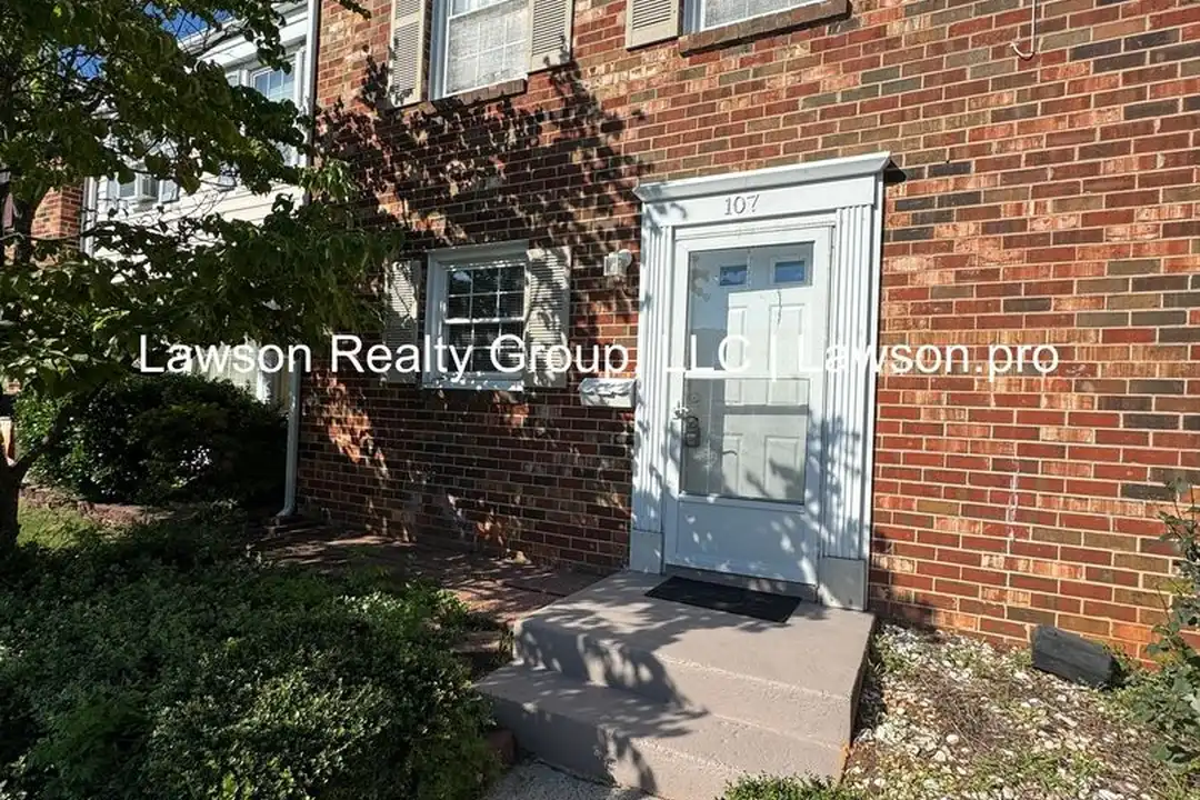 107 Oxford Square – photo 1 of 23