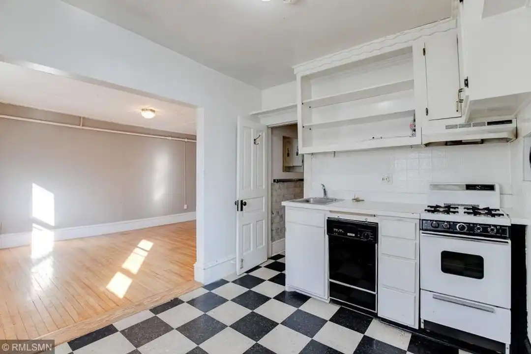 990 15th Ave SE unit 3 – pohled 5