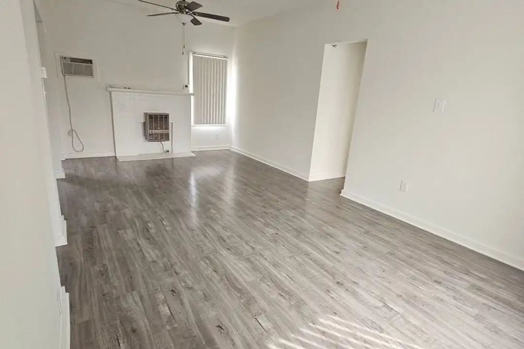 828 S Glendale Ave unit 11 - View 2