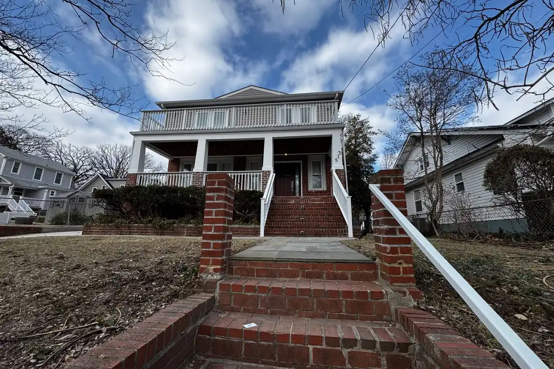 513 Whittier St NW - View 3