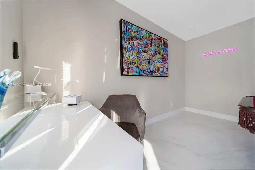 241 Oceanic Ave - More