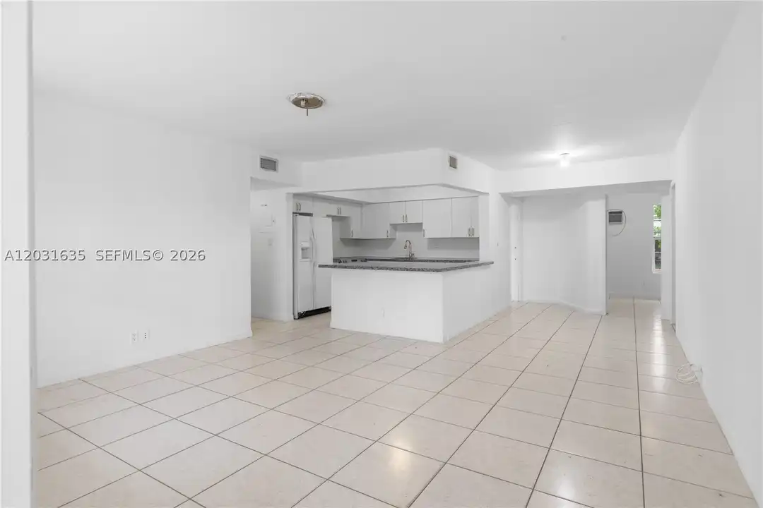 3061 NE 4th Ave - View 6