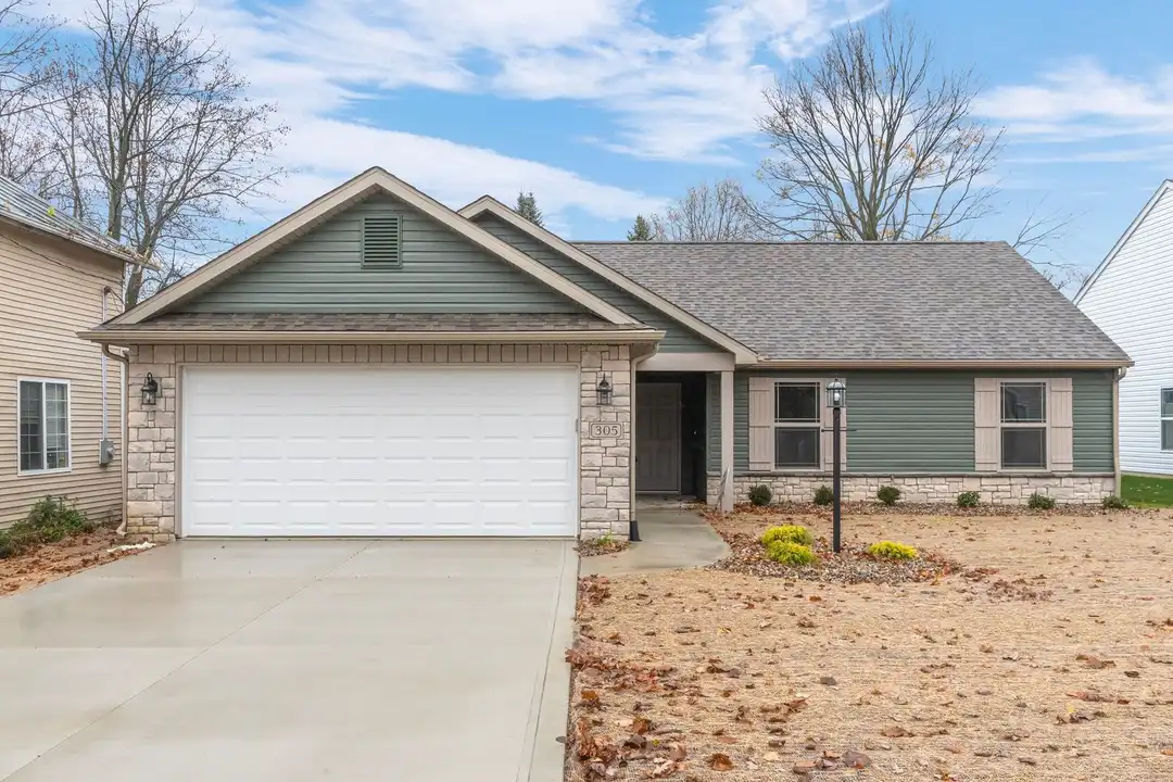 305 Toledo St – photo 1 of 29