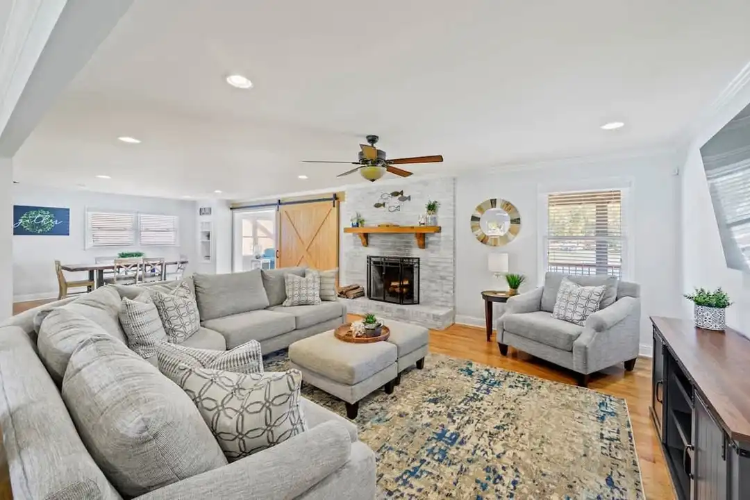 124 Clack Cir unit 1594704P – photo 1 of 34
