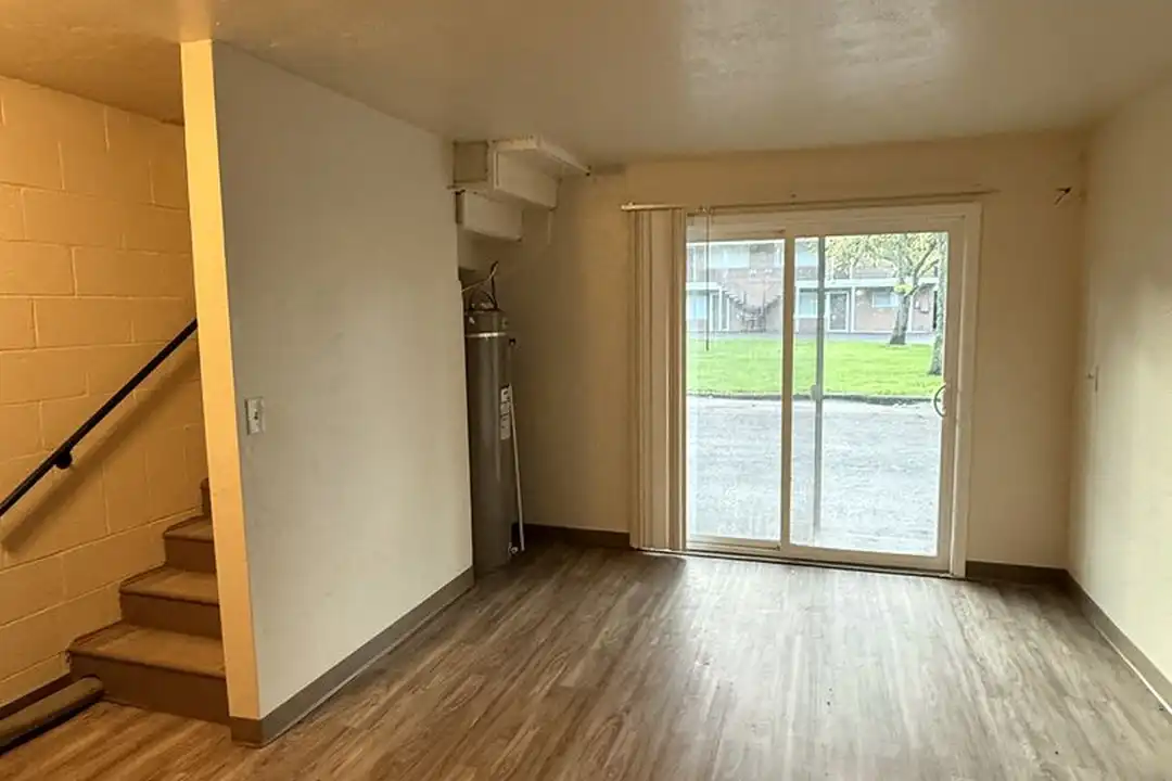 Apartment in Salem - View 4