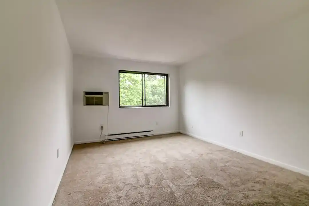 Lord Baron Apartments – photo 1 of 28