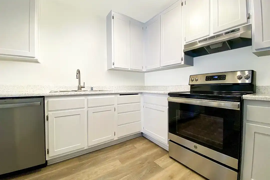 1 Bedroom Apartments in North Redlands – photo 1 of 15