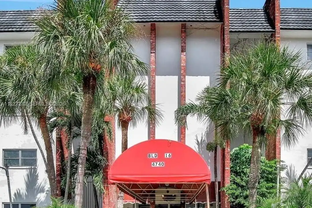4740 NW 21st St unit 4P - View 3