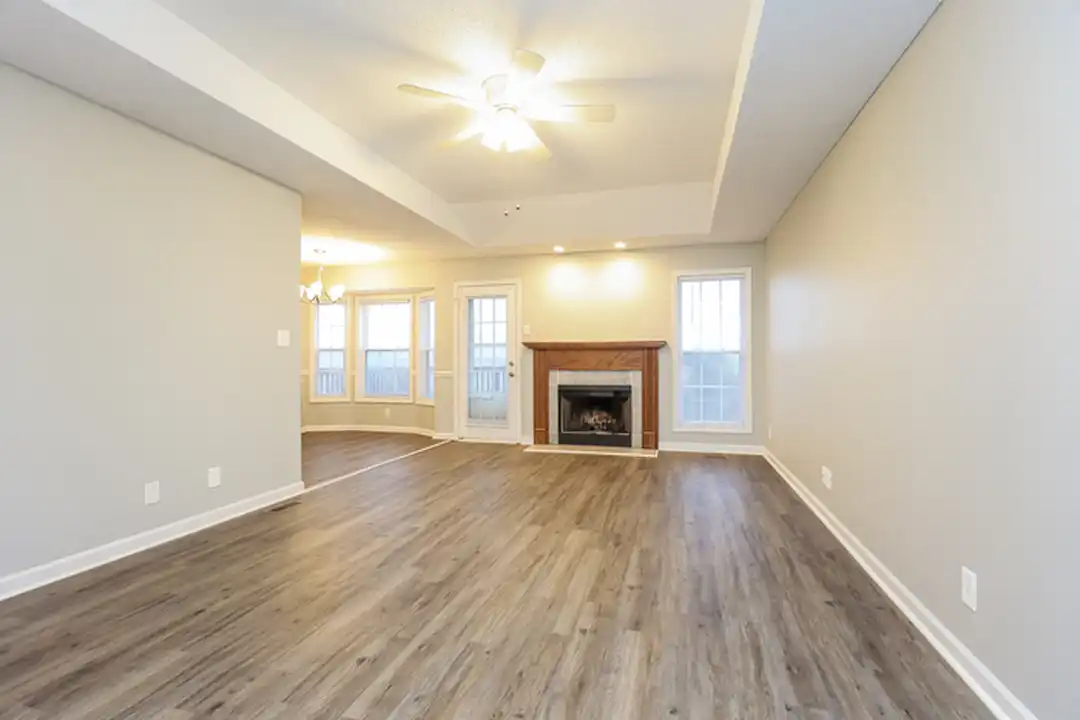 427 Sandburg Dr - View 3