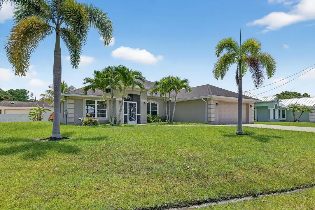 5547 NW Cordrey St - View 2
