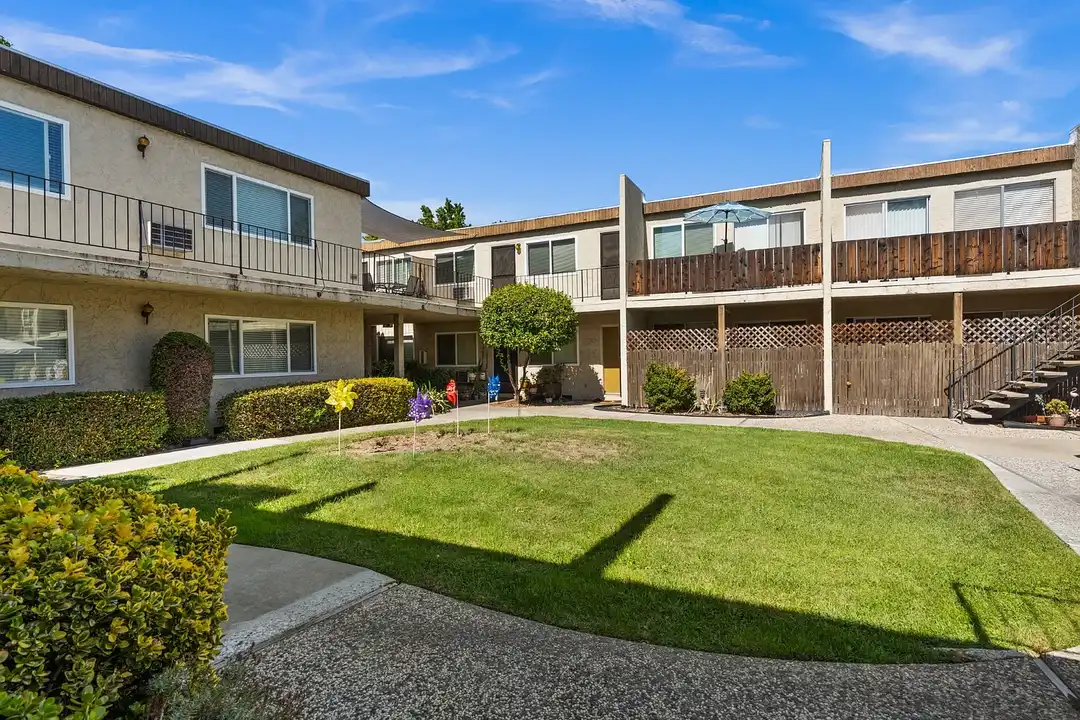 Pruneyard Apartments - View 5
