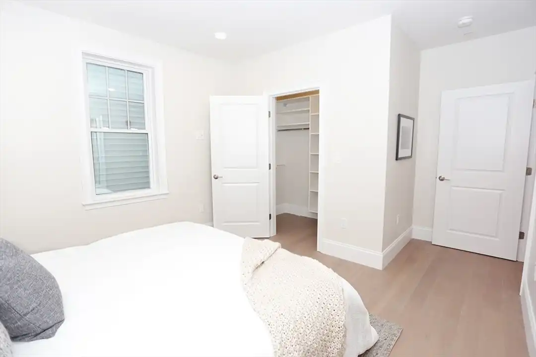 336 Chelsea St unit 5 - View 5