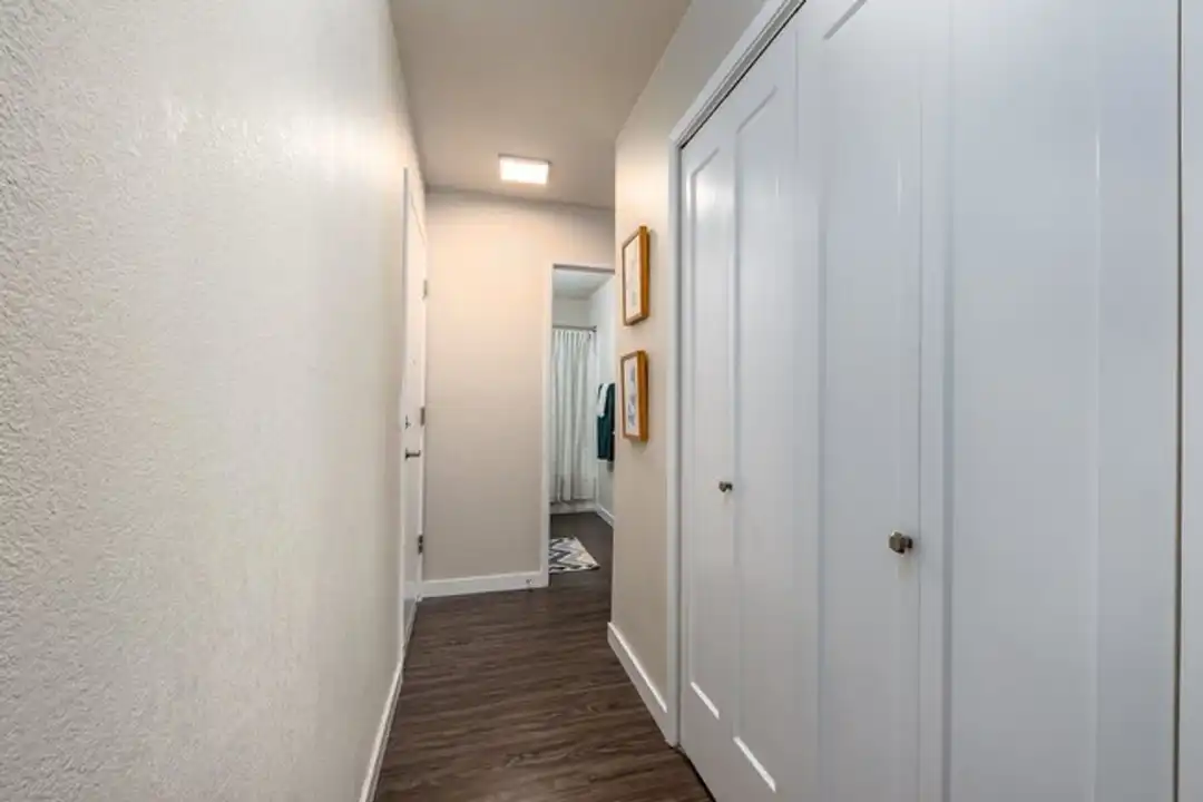 1720 S. Hutchins St. - View 5