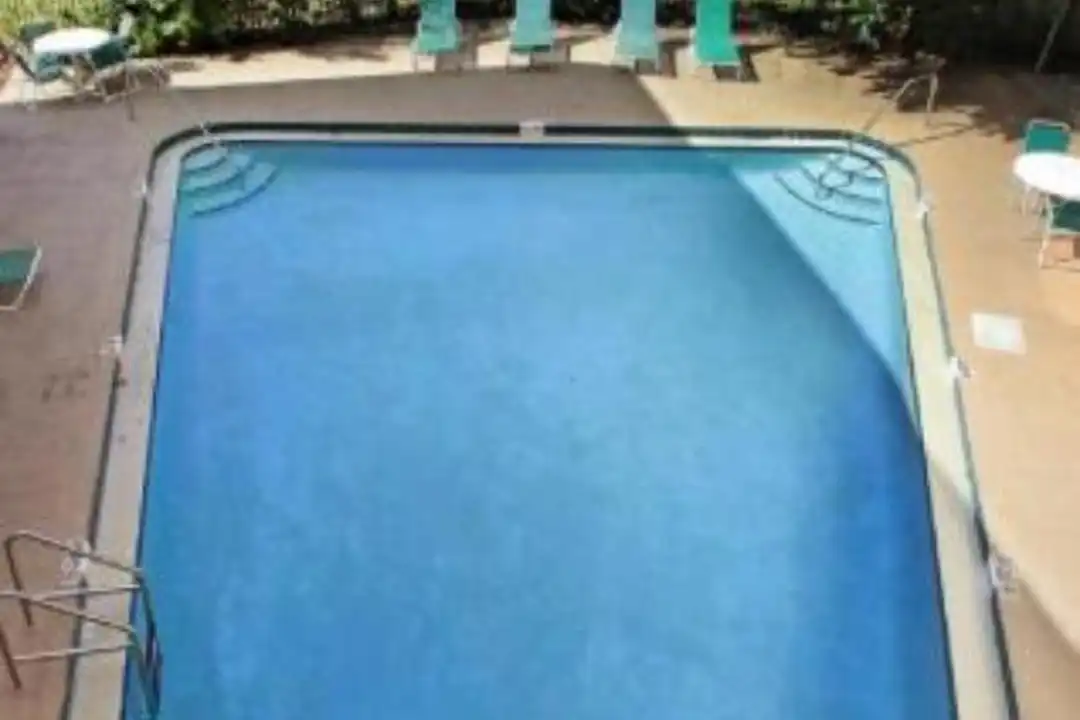 555 Kirk Rd - More