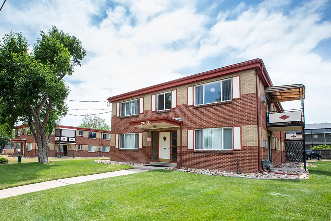 Cedar Ave - View 3