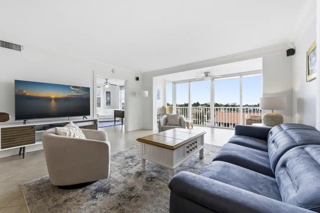 3000 NE 48th Ct unit 406 - More