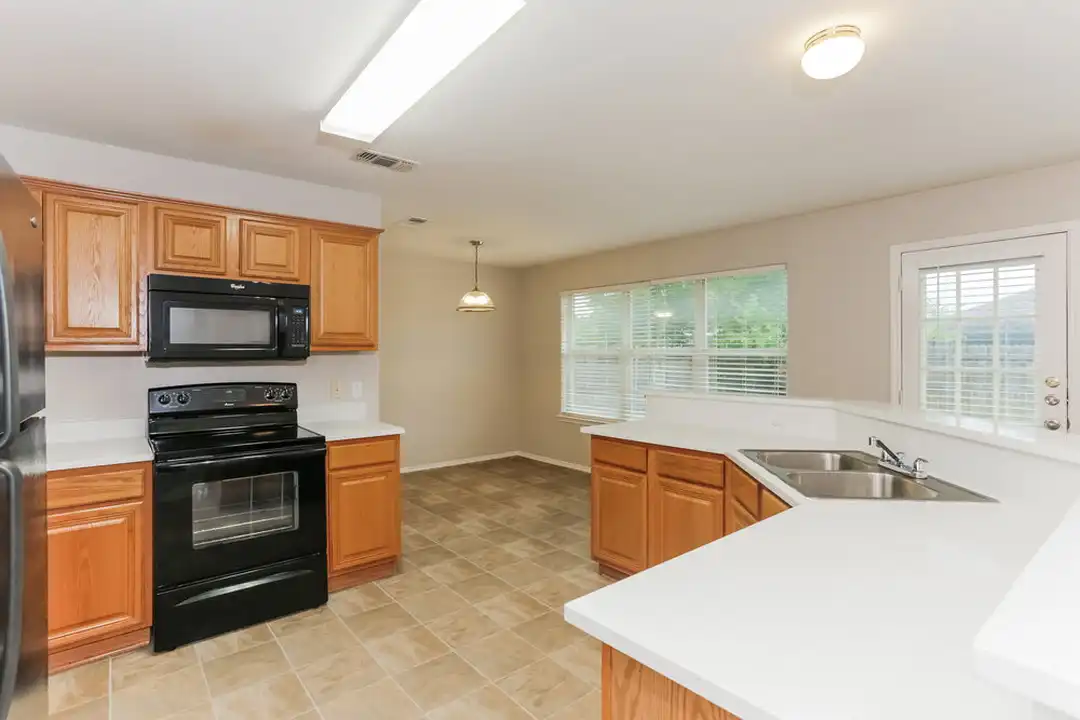 7501 Fossil Garden Dr - More