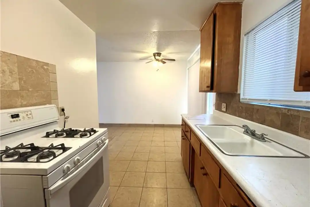 1955 E Devonshire Ave unit 1 – photo 1 of 4