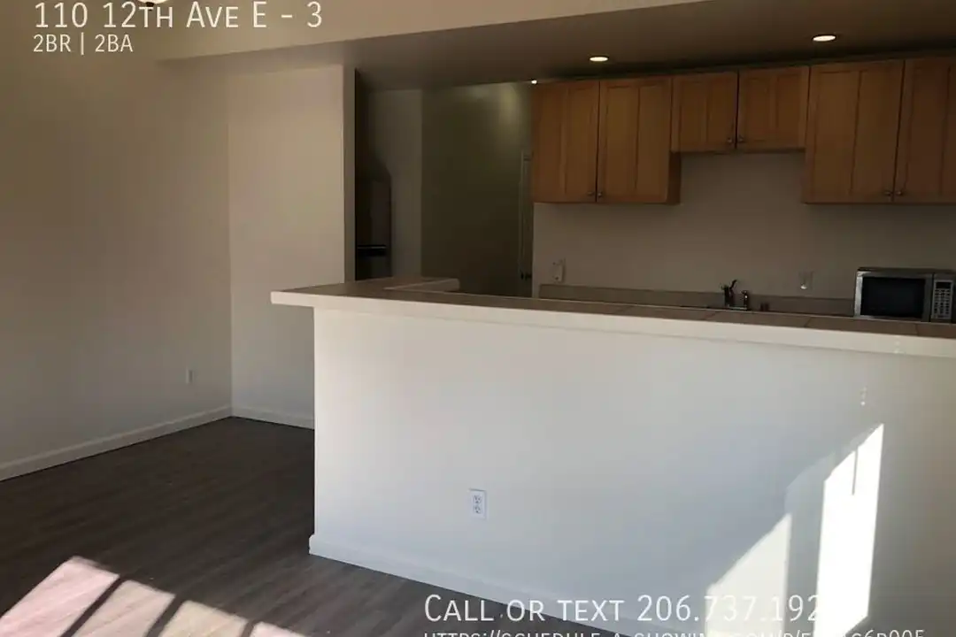 110 12th Ave E - View 5