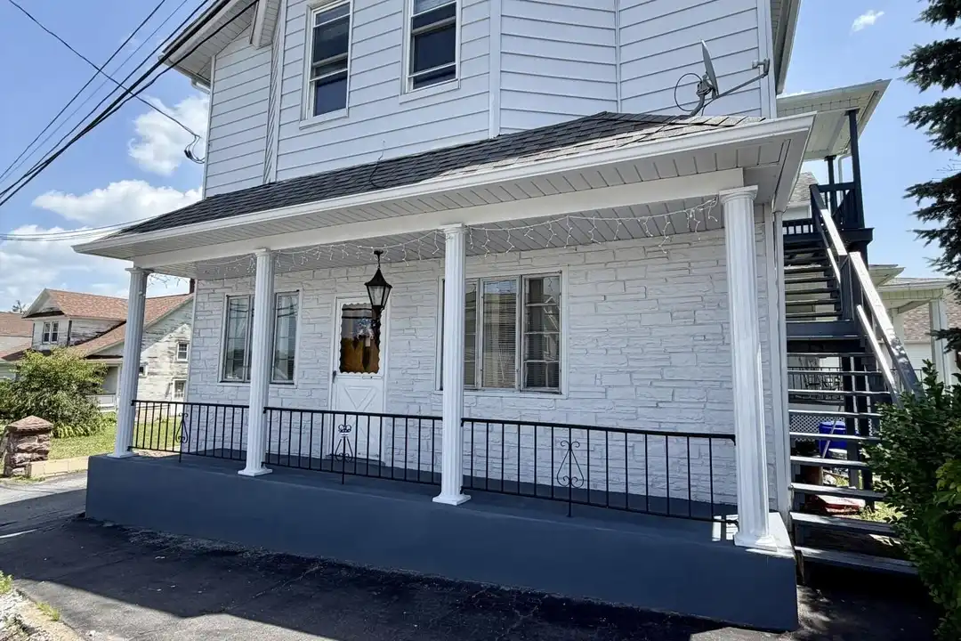 74 1st St – photo 1