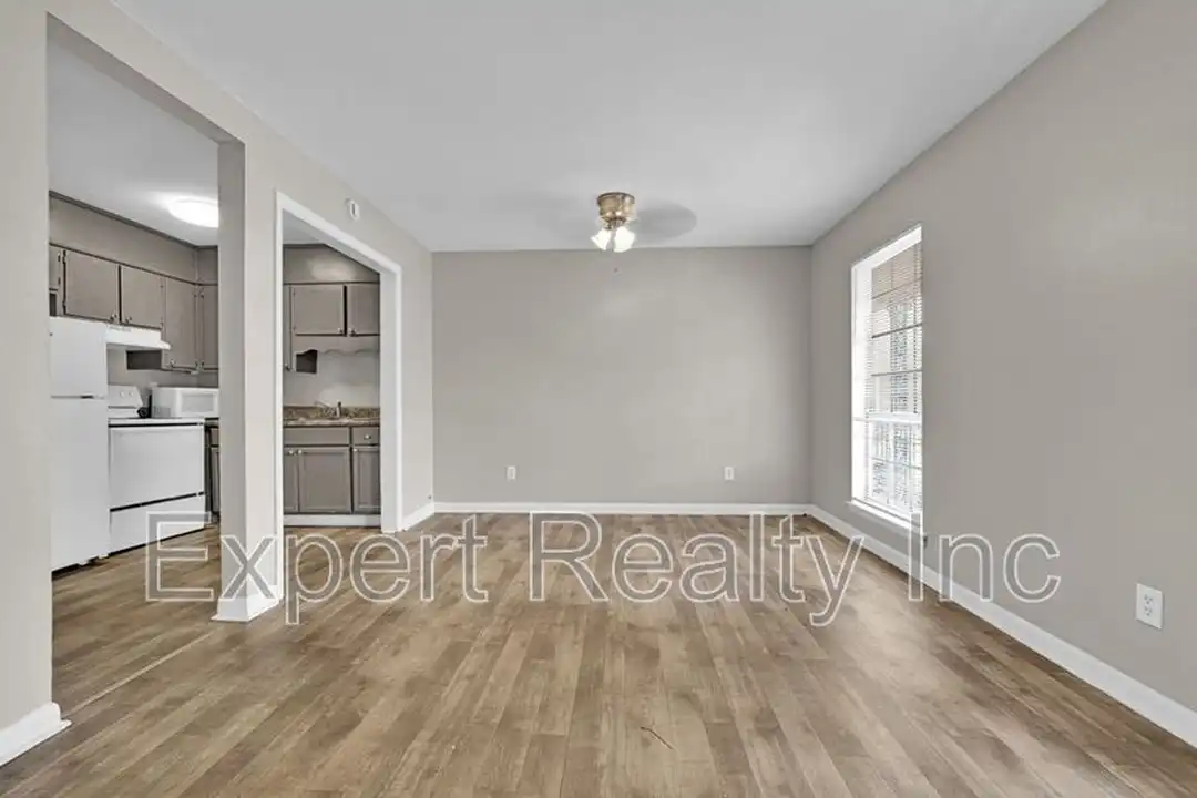 3225 Avenue S unit C – photo 1