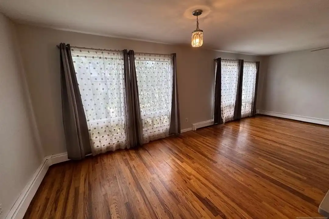 1038 Kingsland Ln – photo 1