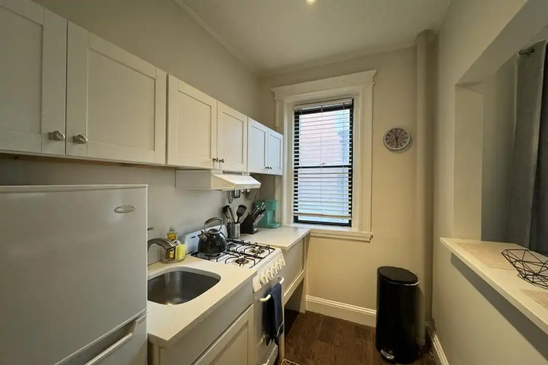 Apartment in Boston - View 3
