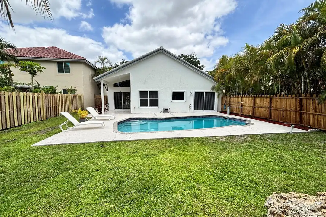 2990 NW 68th Ave – photo 1