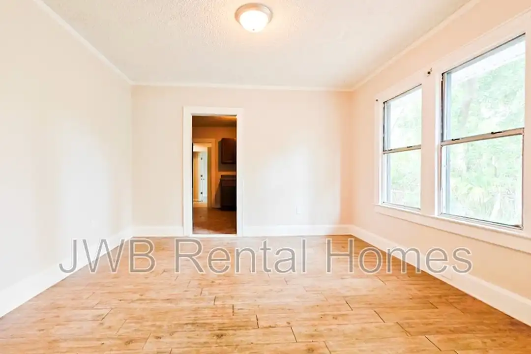 33 W 55th St – pohled 4