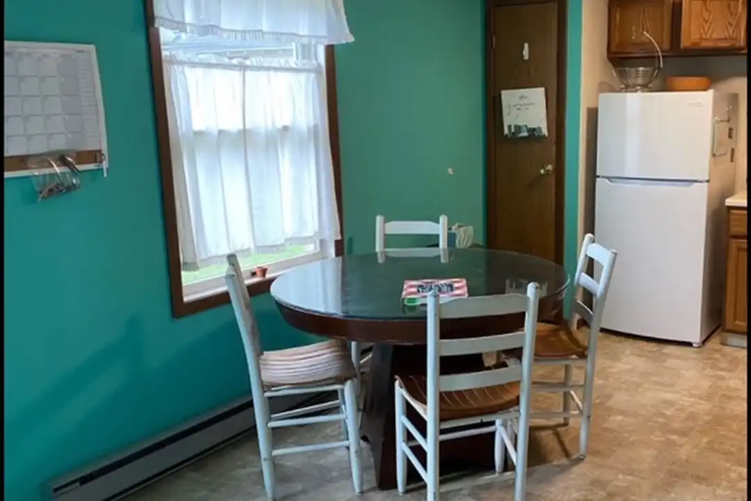 105 Grandview Ave – photo 1