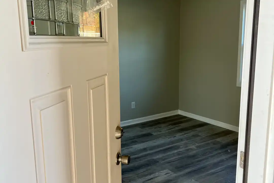 315 Bybee Branch Rd unit F – photo 1 of 17