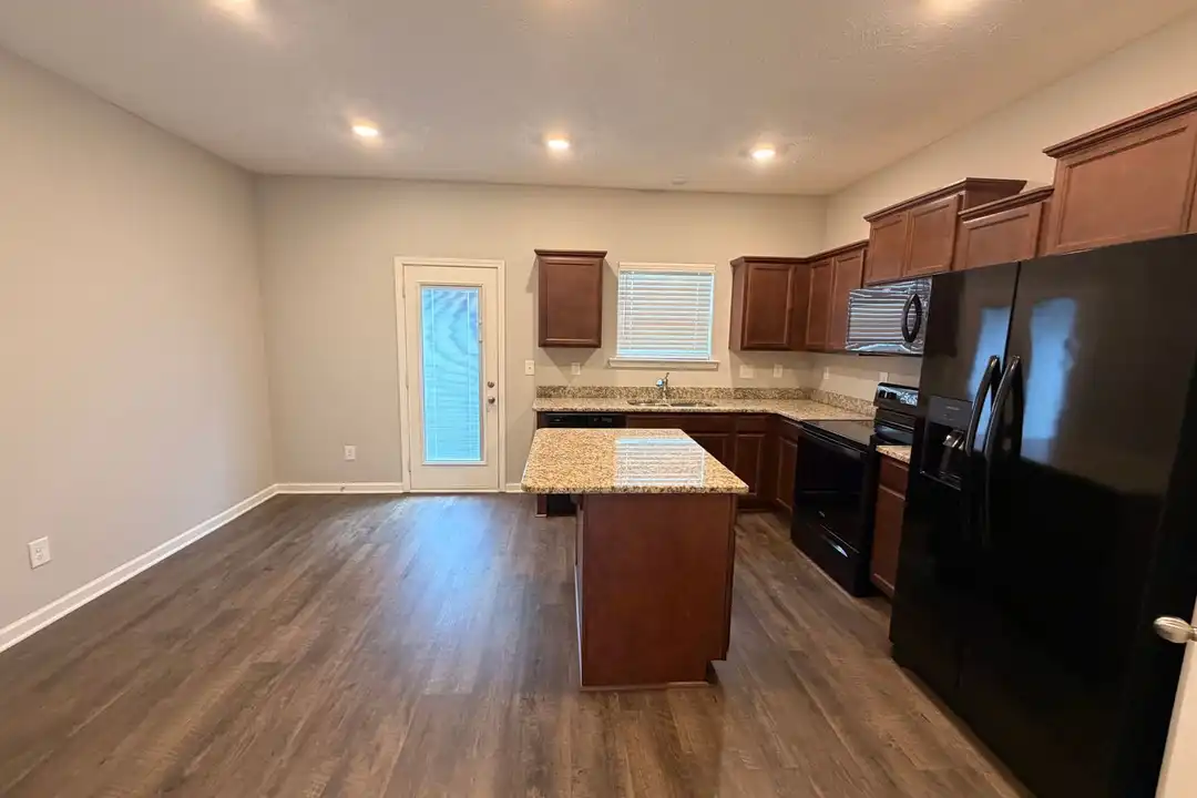 4042 Saddlecreek Wy – pohled 6