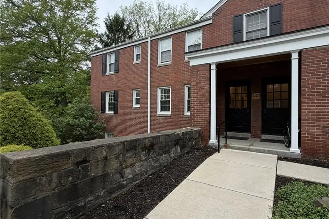 840 Thorn St unit 43 – photo 1 of 30