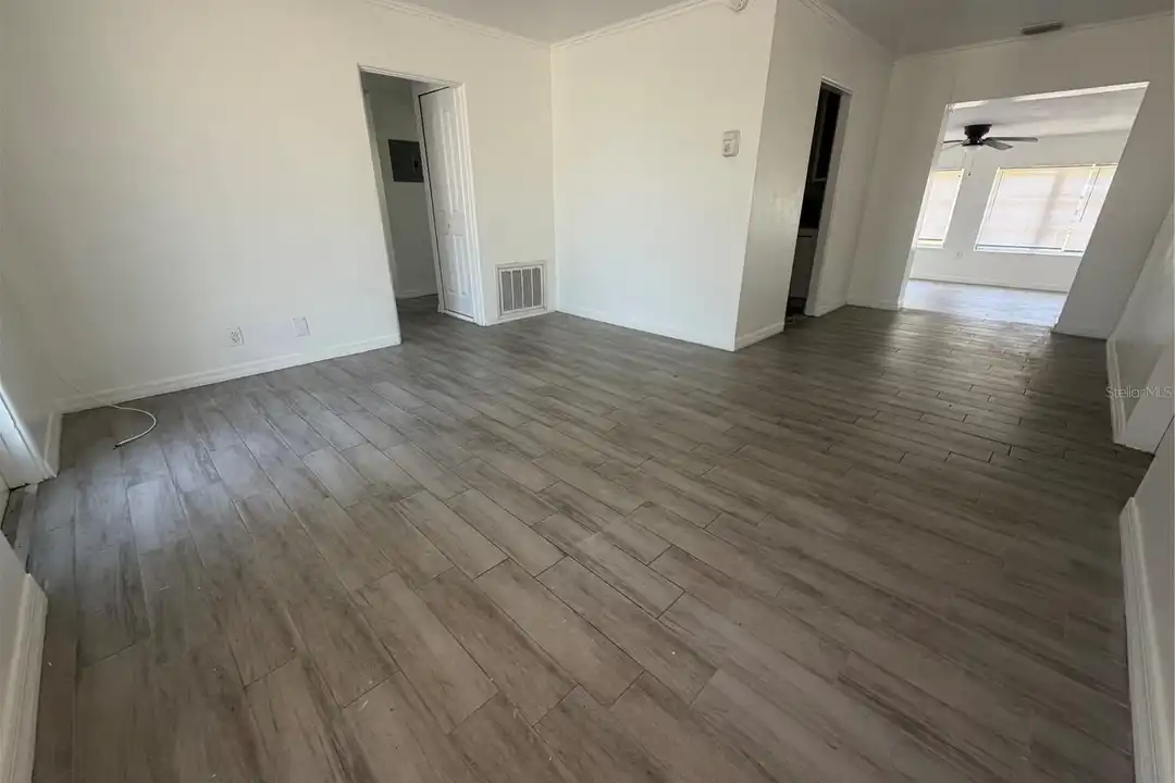 135 Pinecrest Dr - View 3