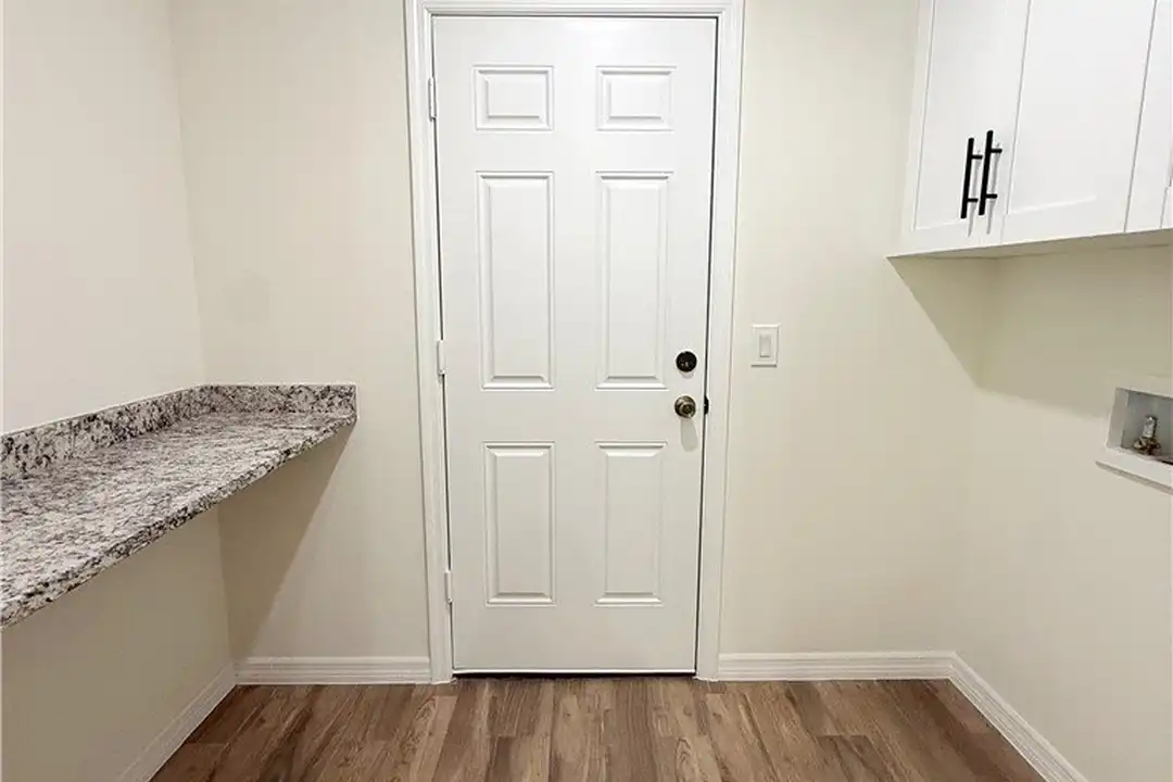 8157 Albatross Rd - More
