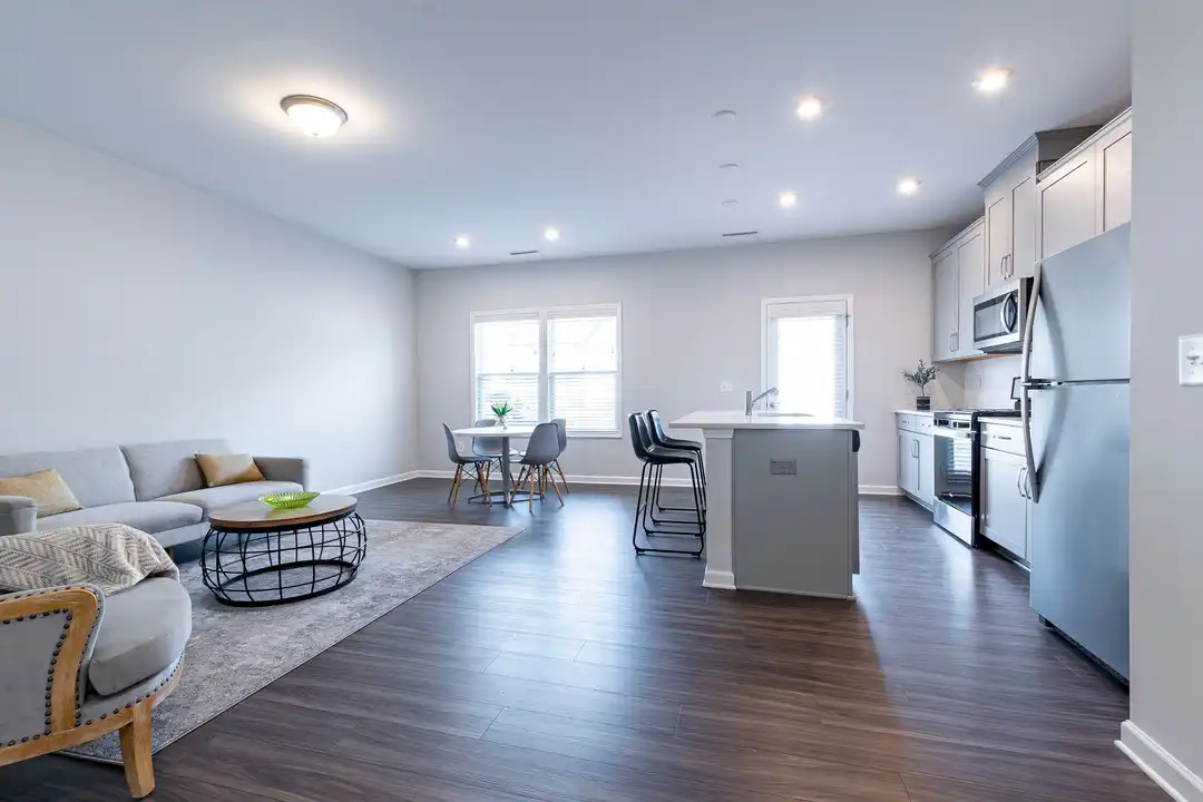 804 Oak Center Dr - View 2