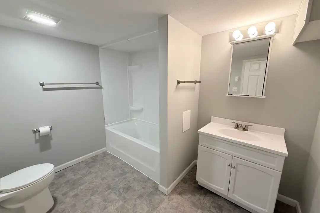 1002 4th Ave S – photo 1