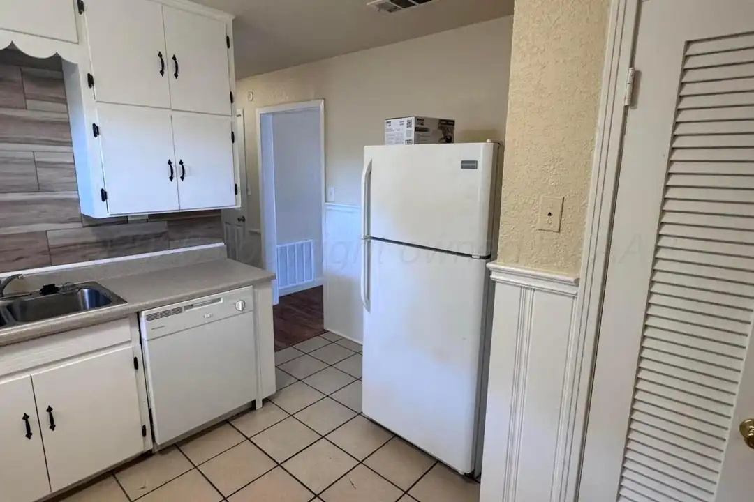 3401 Lynette Dr - View 5