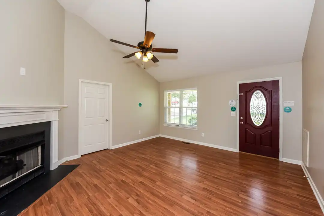 534 Summit Way - View 3