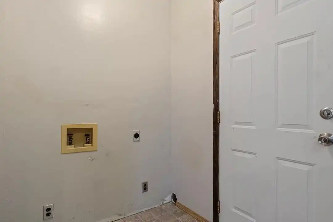 3033 Shadowfax Dr - View 6