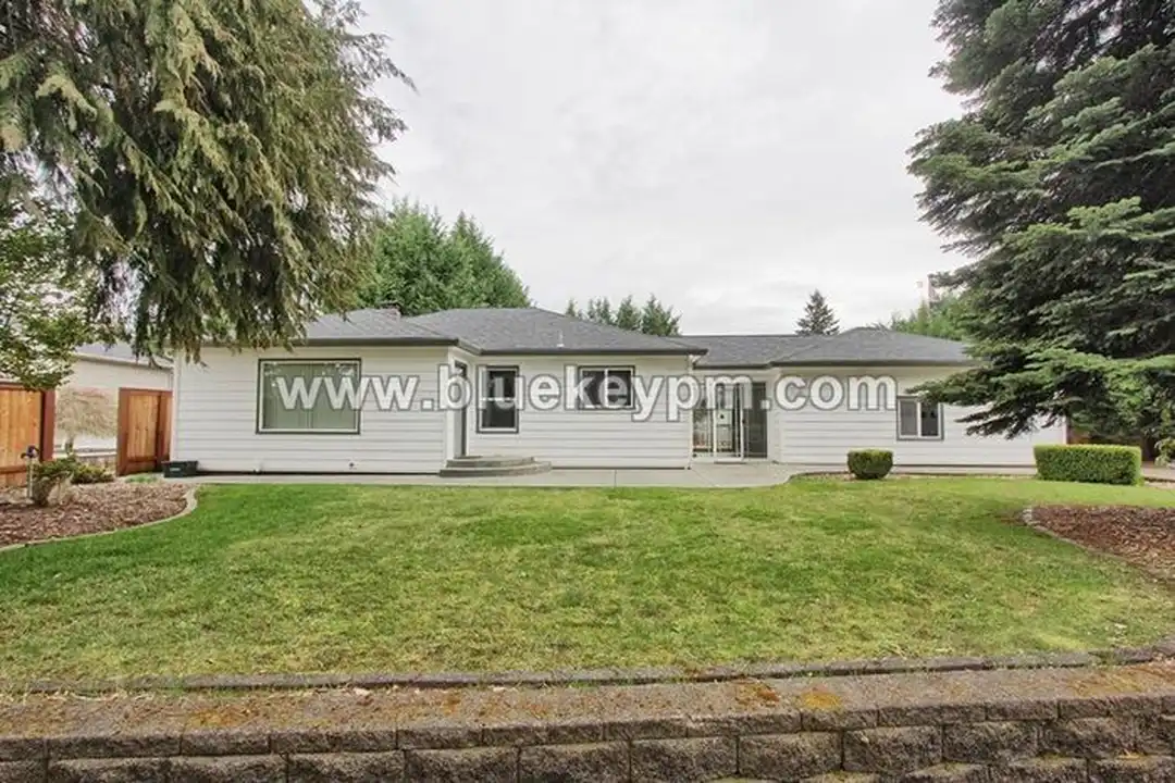 4114 NE 56th St - View 2