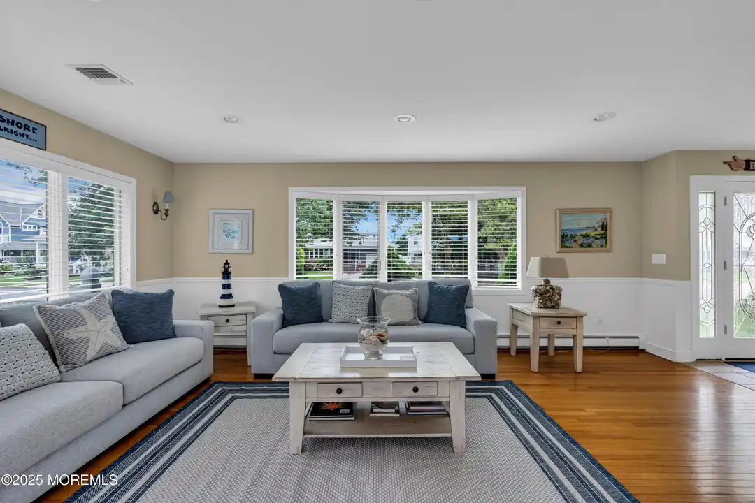 218 3rd Ave - View 3
