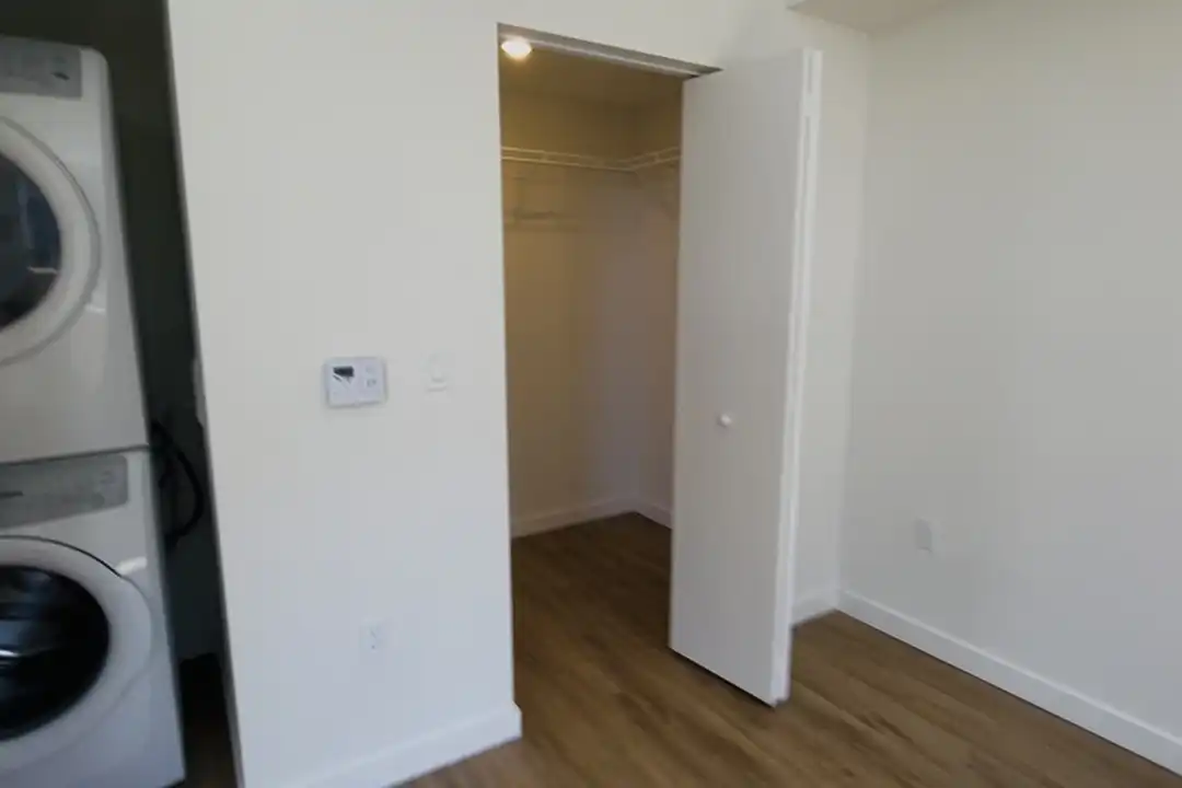 740 E 36th St unit 650 - More
