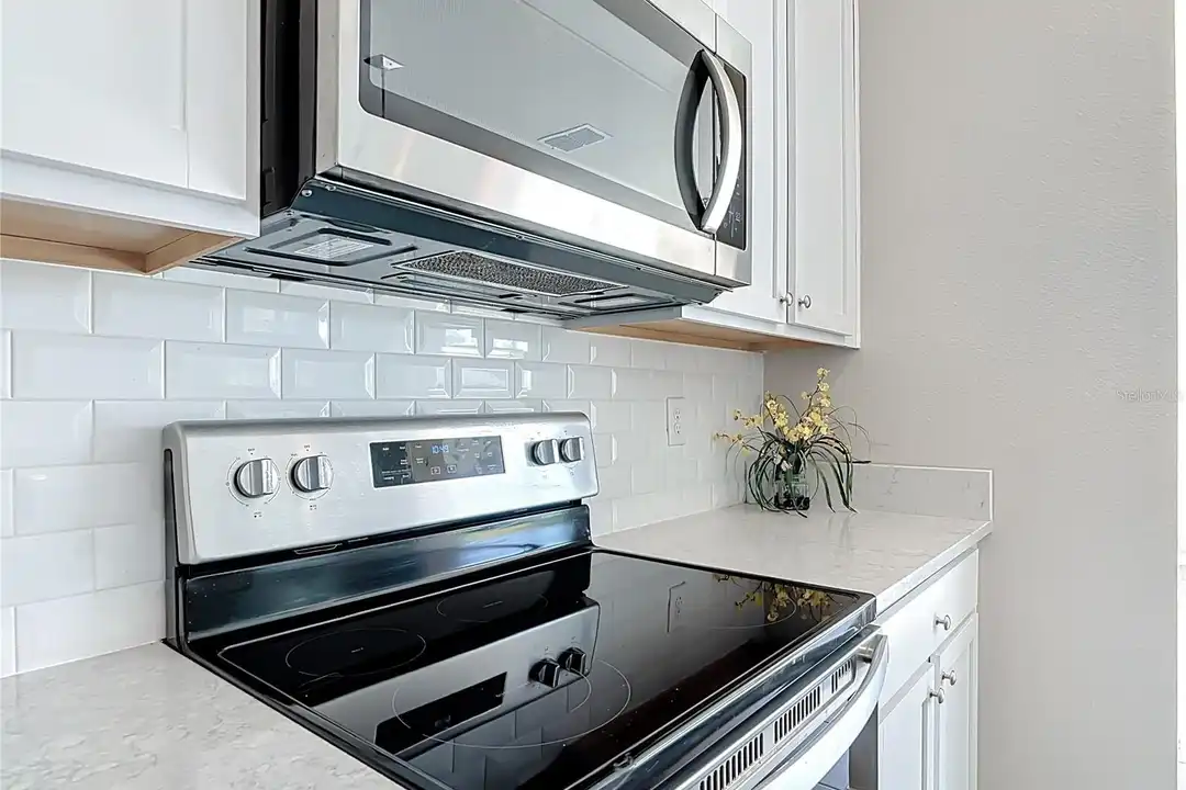 1601 Delphi Wy - More
