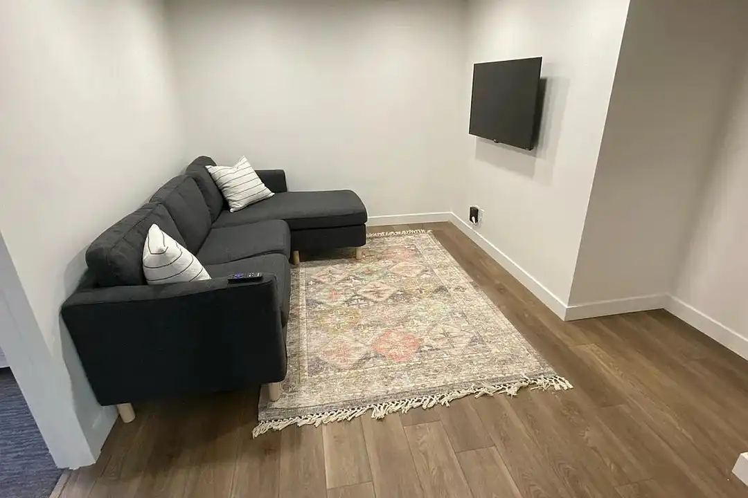 3098 S Kenwood St - View 6