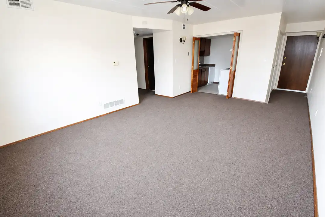 504 Orchard Ave unit 202 – photo 1 of 10