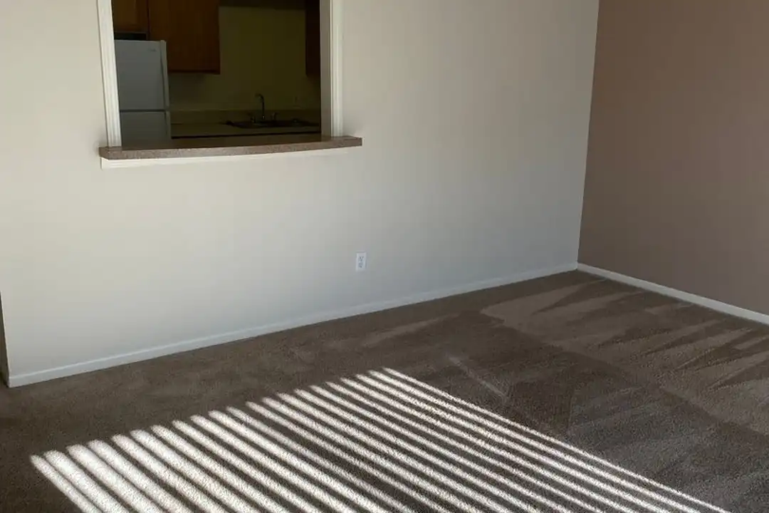 5806 S 141st Plaza unit 1-21 - More