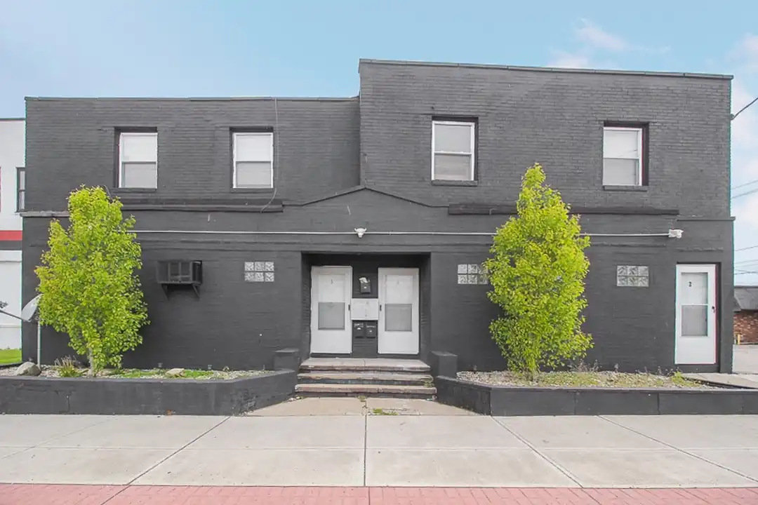 14222 Lorain Ave unit 14222 Lorain Unit A – photo 1